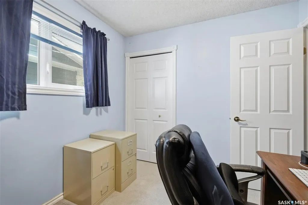 1224 Crescent Boulevard Saskatoon SK S7M 3W6