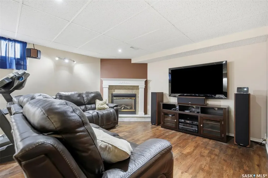 1224 Crescent Boulevard Saskatoon SK S7M 3W6