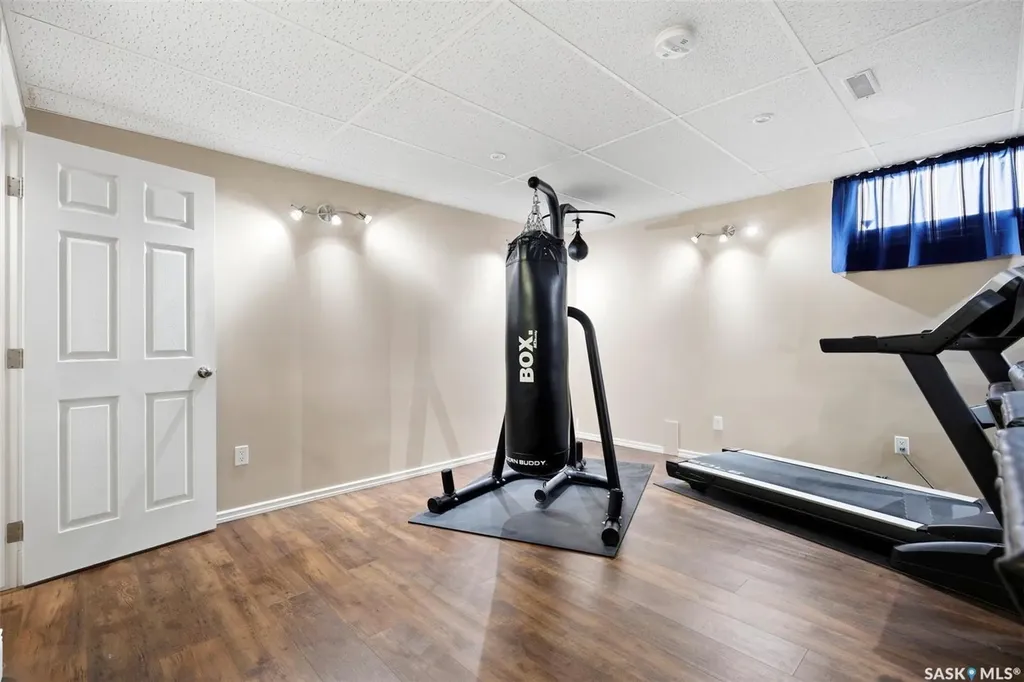 1224 Crescent Boulevard Saskatoon SK S7M 3W6