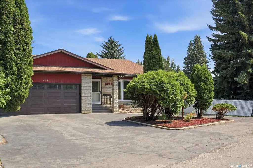 1224 Crescent Boulevard Saskatoon SK S7M 3W6