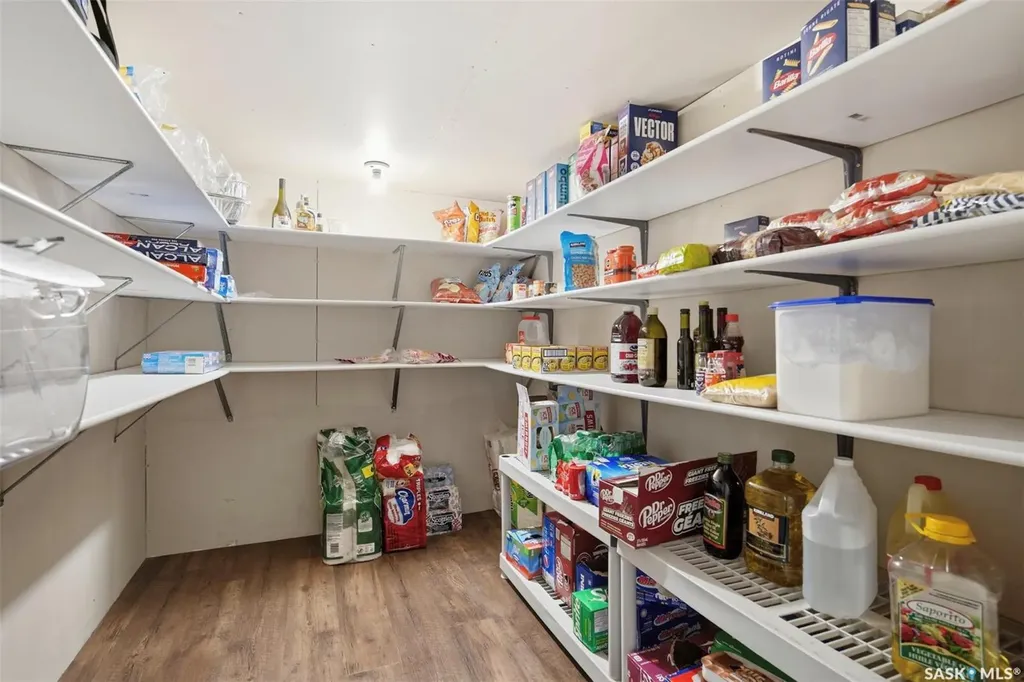 1224 Crescent Boulevard Saskatoon SK S7M 3W6