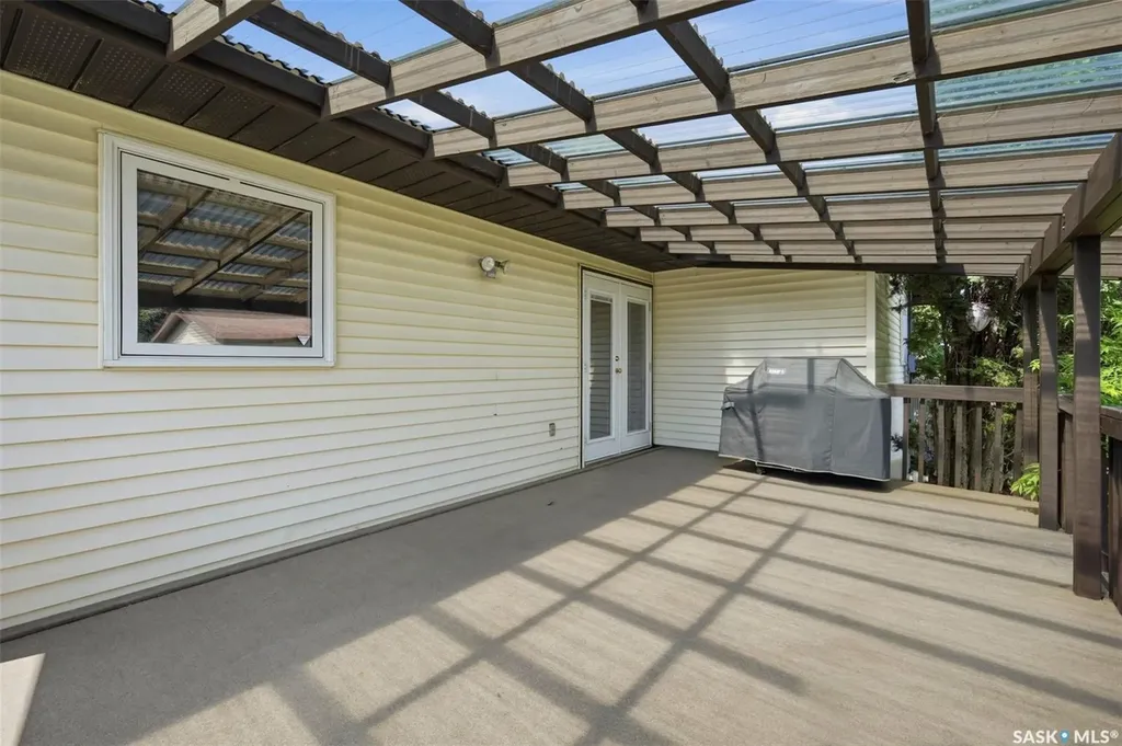 1224 Crescent Boulevard Saskatoon SK S7M 3W6