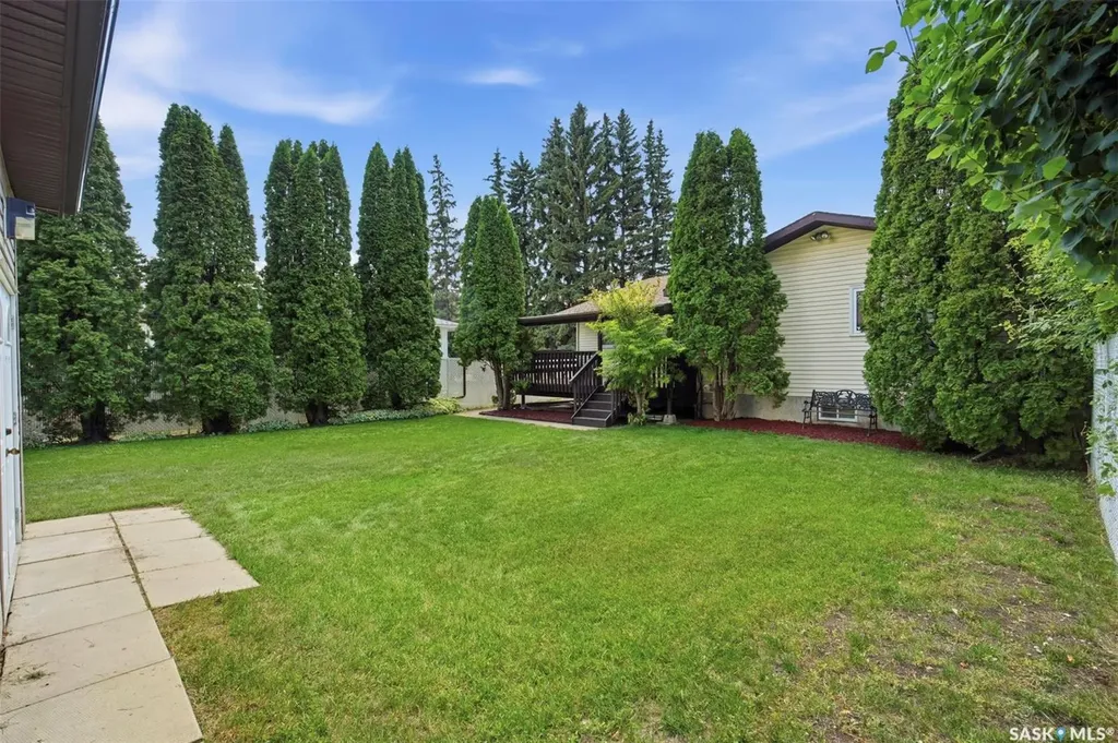 1224 Crescent Boulevard Saskatoon SK S7M 3W6