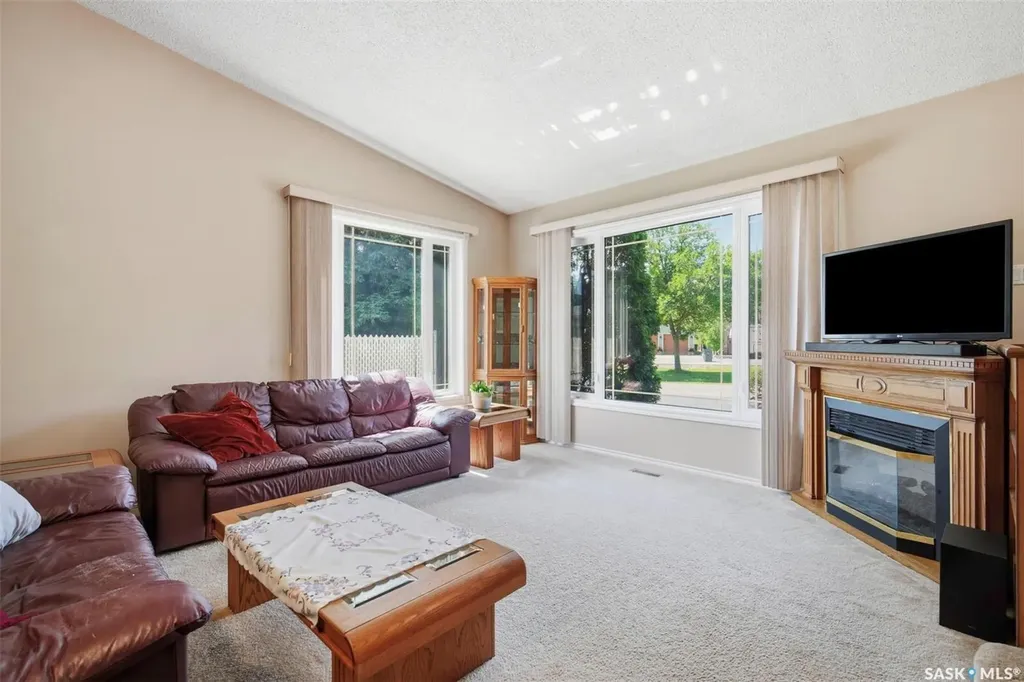 1224 Crescent Boulevard Saskatoon SK S7M 3W6