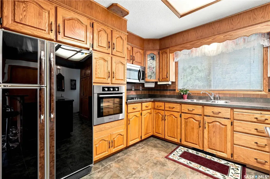 429 Montreal Avenue S Saskatoon SK S7M 3L2