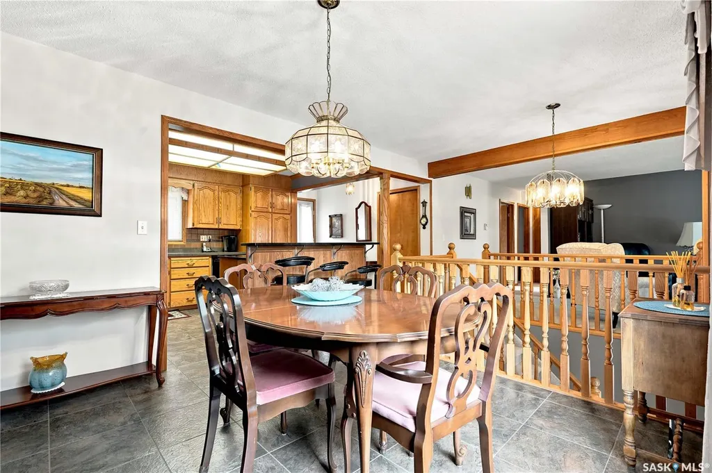 429 Montreal Avenue S Saskatoon SK S7M 3L2