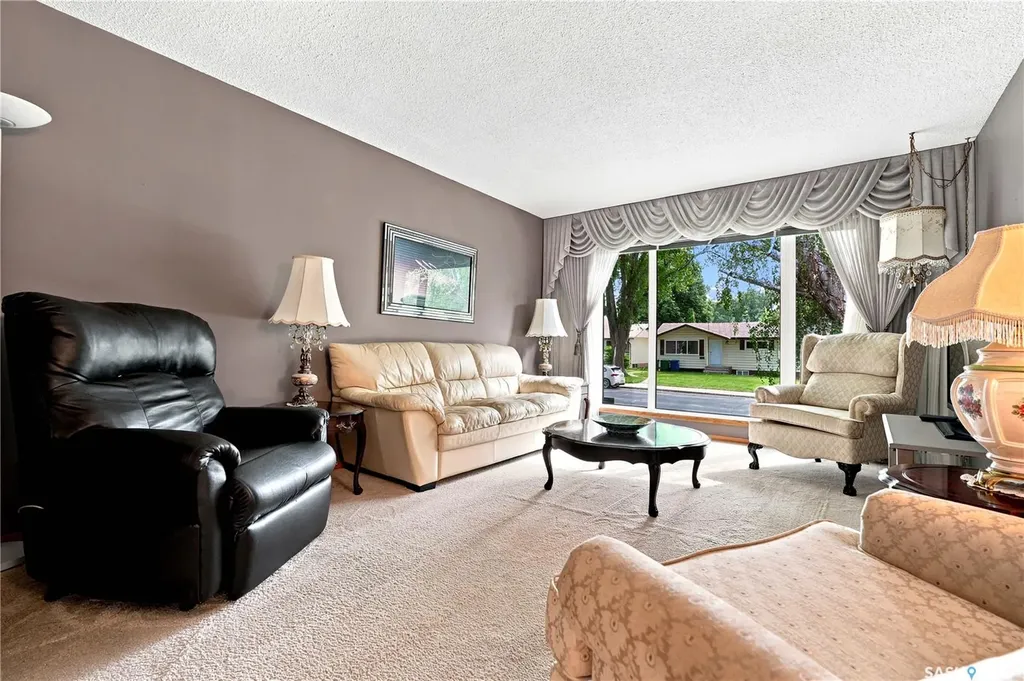 429 Montreal Avenue S Saskatoon SK S7M 3L2