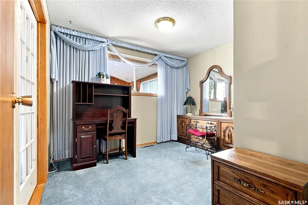 429 Montreal Avenue S Saskatoon SK S7M 3L2