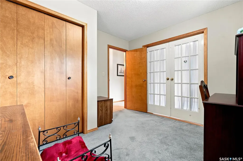 429 Montreal Avenue S Saskatoon SK S7M 3L2