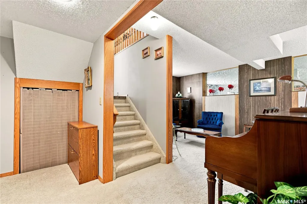 429 Montreal Avenue S Saskatoon SK S7M 3L2