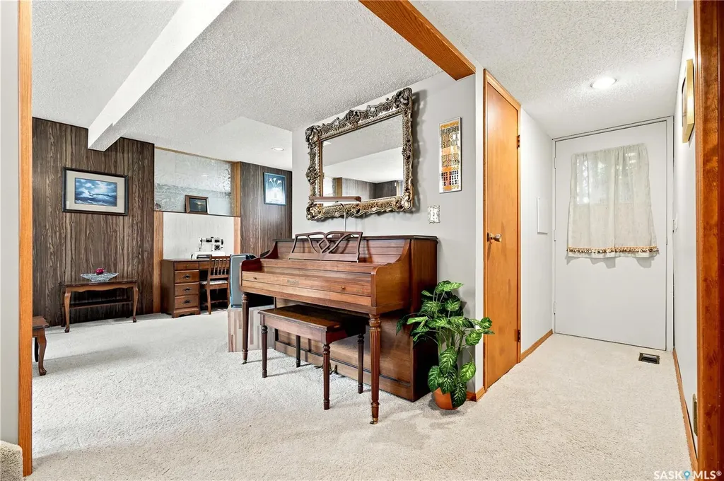 429 Montreal Avenue S Saskatoon SK S7M 3L2