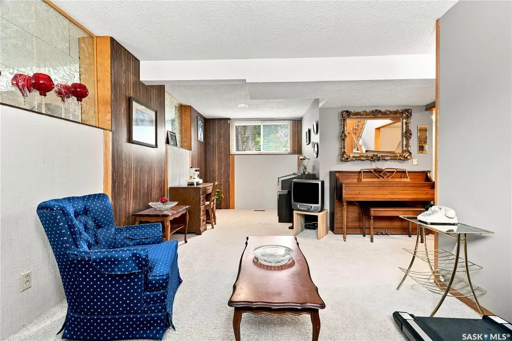 429 Montreal Avenue S Saskatoon SK S7M 3L2