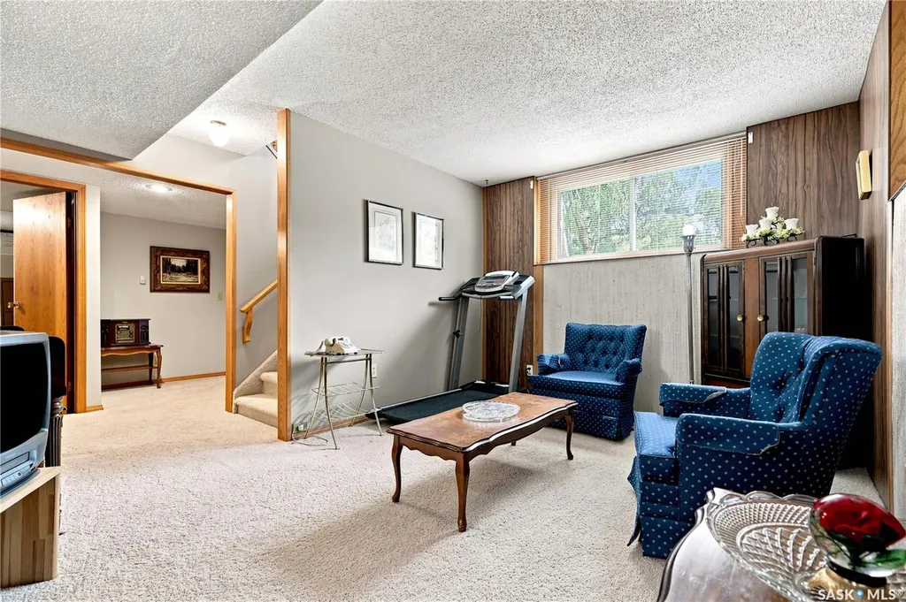 429 Montreal Avenue S Saskatoon SK S7M 3L2