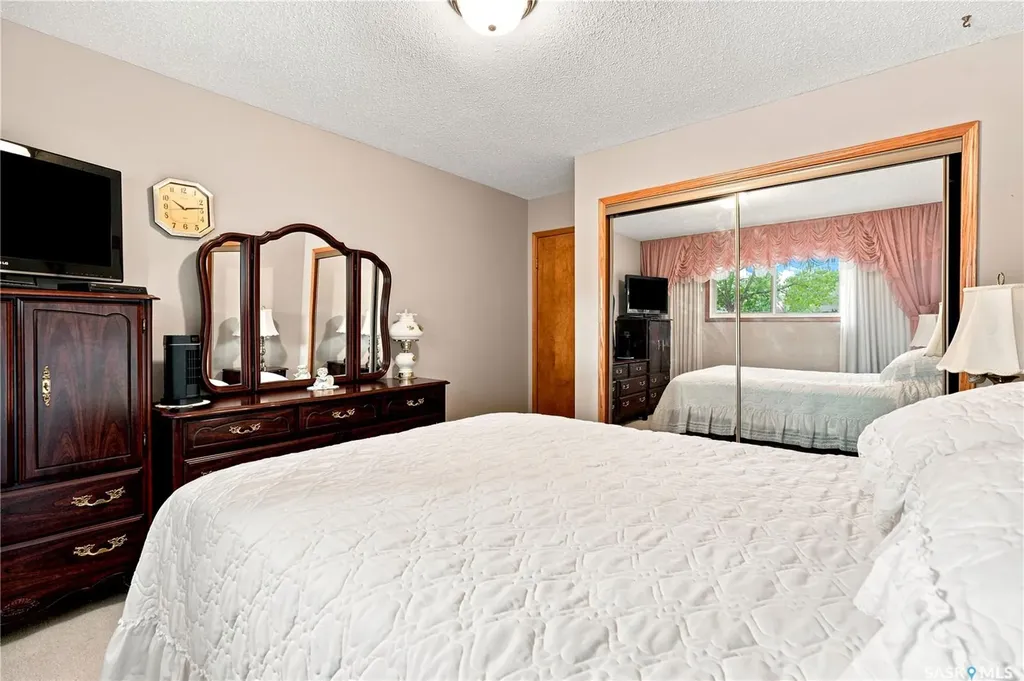 429 Montreal Avenue S Saskatoon SK S7M 3L2