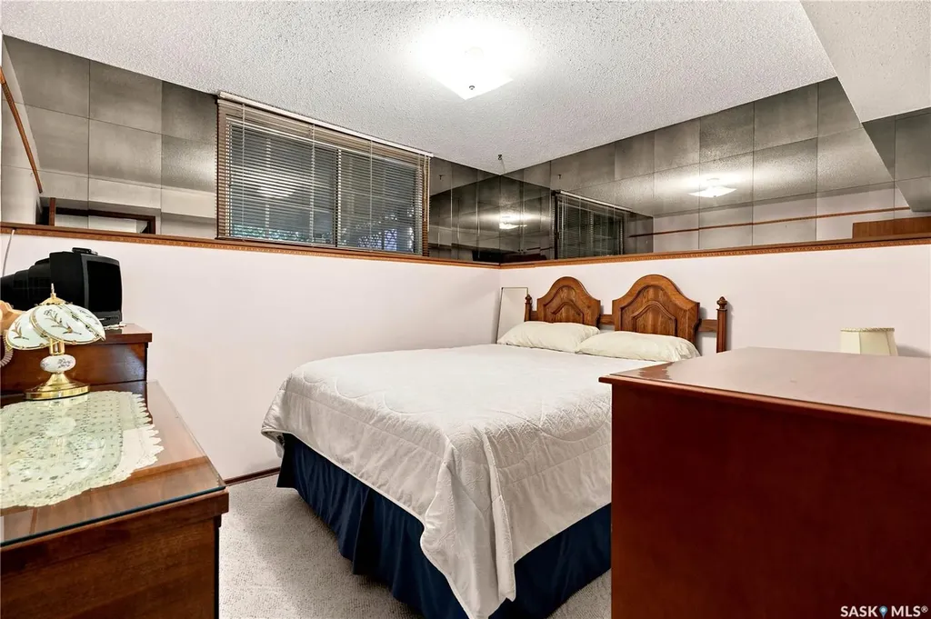 429 Montreal Avenue S Saskatoon SK S7M 3L2
