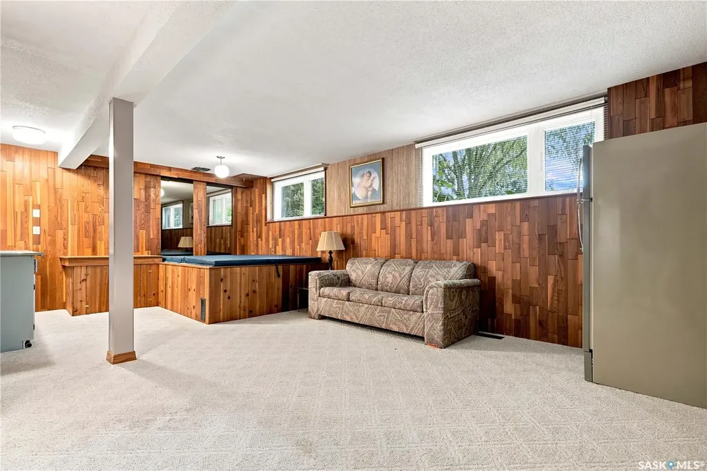 429 Montreal Avenue S Saskatoon SK S7M 3L2