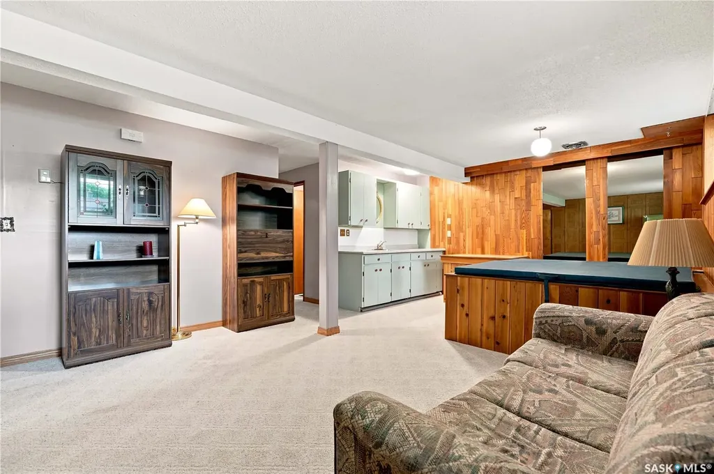 429 Montreal Avenue S Saskatoon SK S7M 3L2