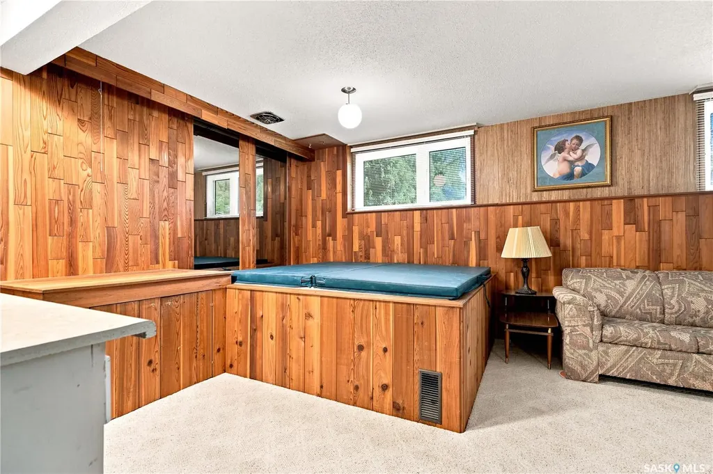 429 Montreal Avenue S Saskatoon SK S7M 3L2