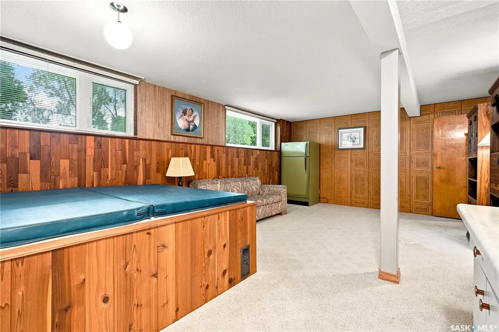 429 Montreal Avenue S Saskatoon SK S7M 3L2