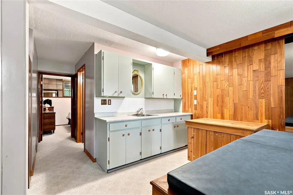 429 Montreal Avenue S Saskatoon SK S7M 3L2