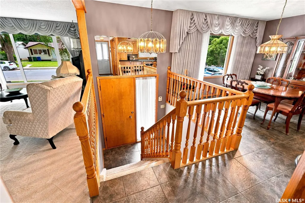 429 Montreal Avenue S Saskatoon SK S7M 3L2