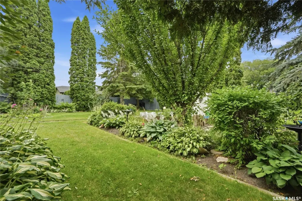 429 Montreal Avenue S Saskatoon SK S7M 3L2