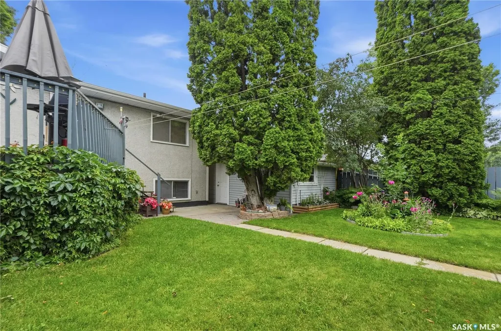 429 Montreal Avenue S Saskatoon SK S7M 3L2
