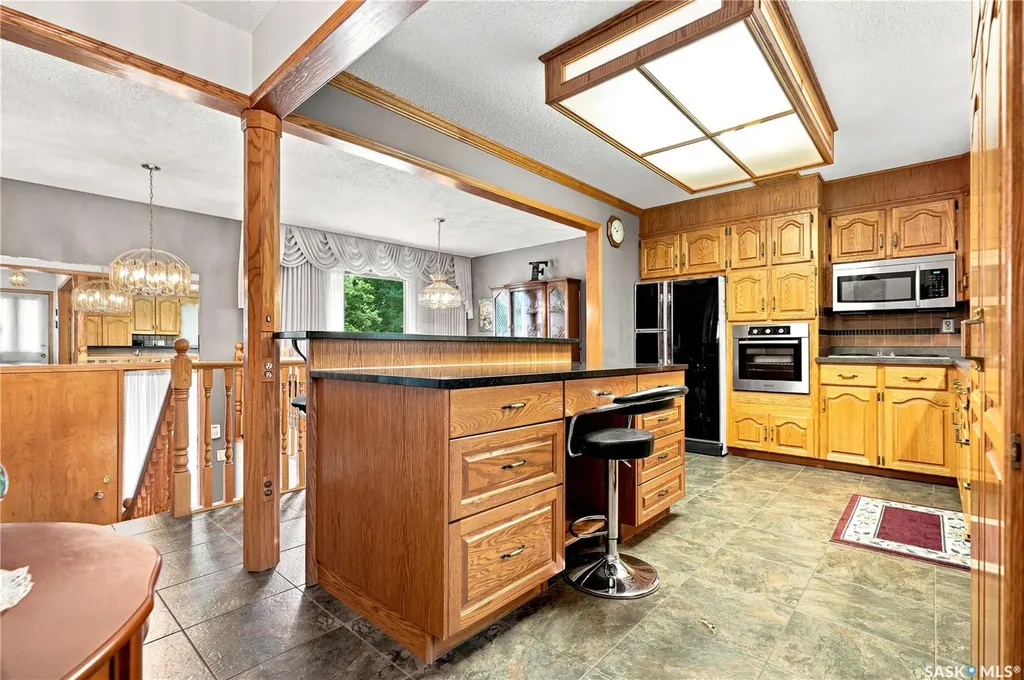 429 Montreal Avenue S Saskatoon SK S7M 3L2