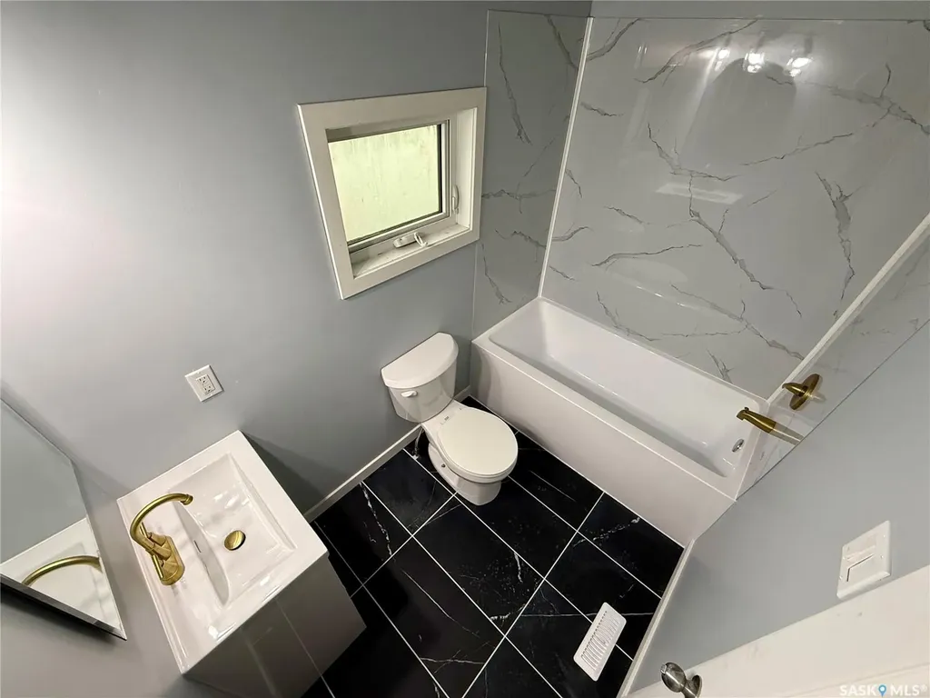 133 L Avenue S Saskatoon SK S7M 2G0