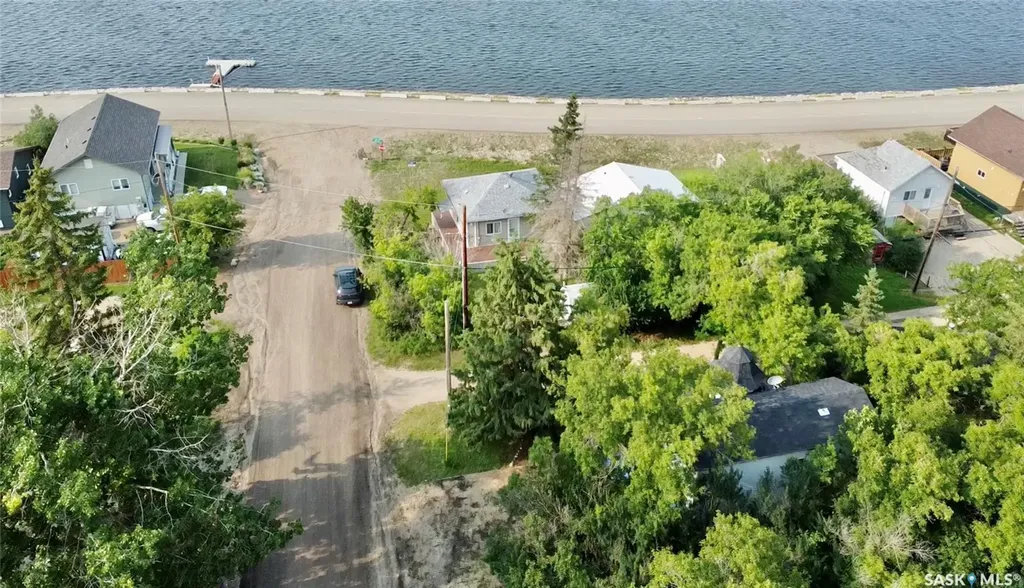 802 Lake Avenue Manitou Beach SK S0K 4T1