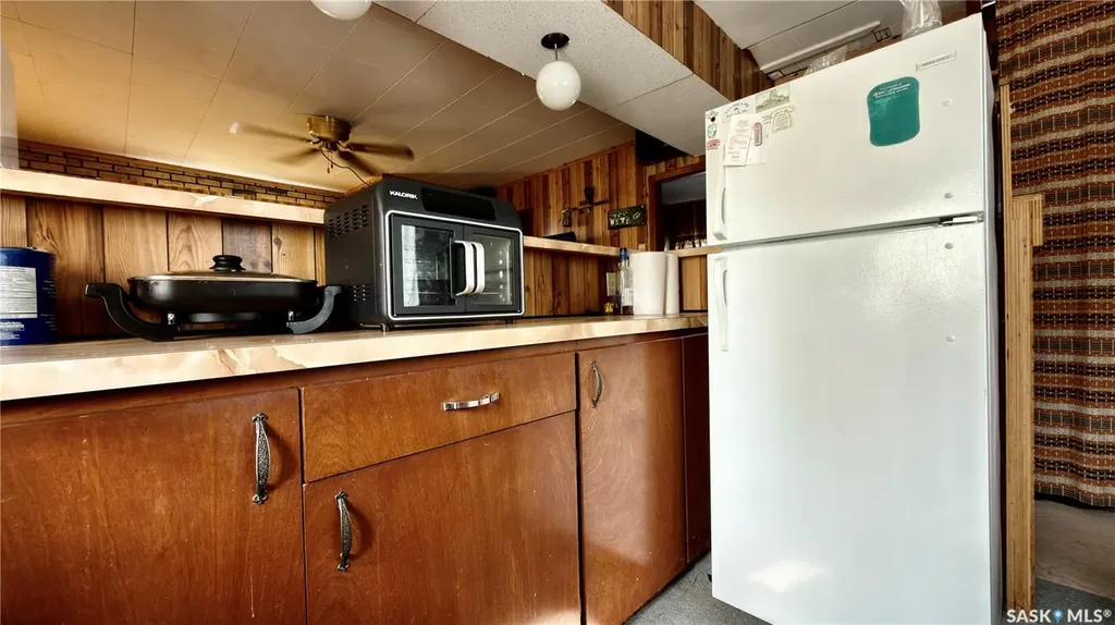 802 Lake Avenue Manitou Beach SK S0K 4T1