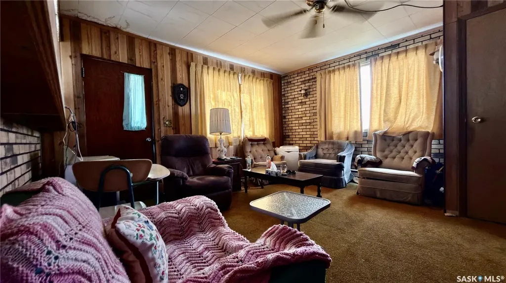 802 Lake Avenue Manitou Beach SK S0K 4T1