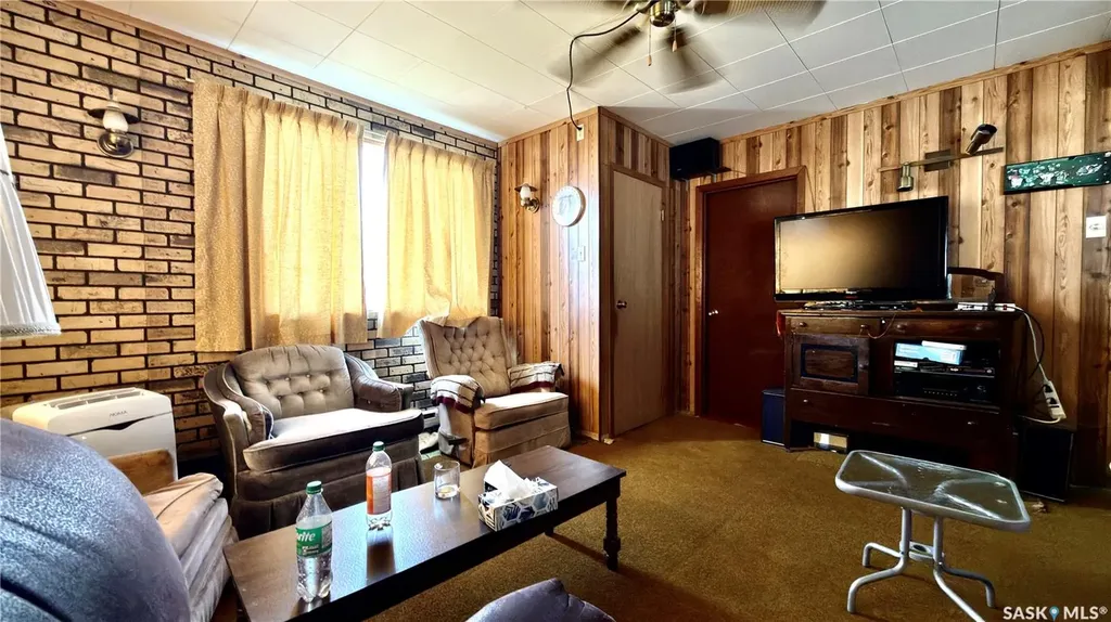 802 Lake Avenue Manitou Beach SK S0K 4T1