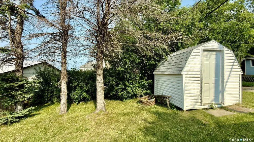 802 Lake Avenue Manitou Beach SK S0K 4T1