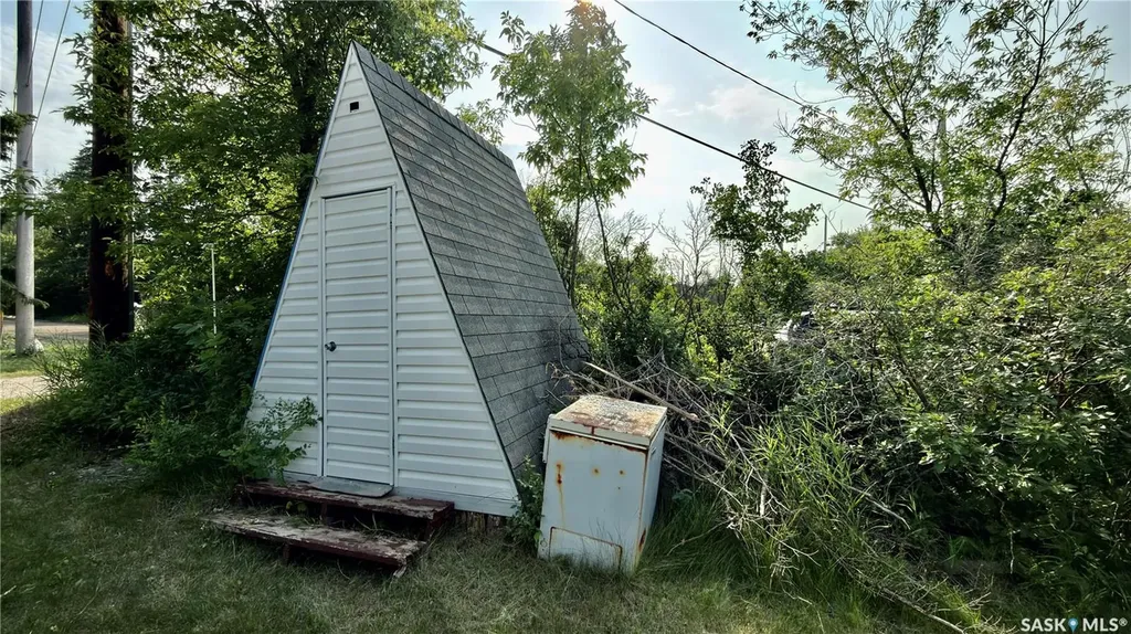 802 Lake Avenue Manitou Beach SK S0K 4T1