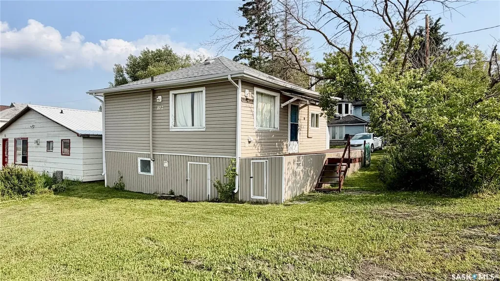 802 Lake Avenue Manitou Beach SK S0K 4T1