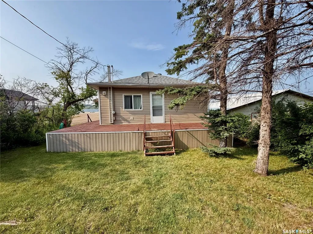 802 Lake Avenue Manitou Beach SK S0K 4T1