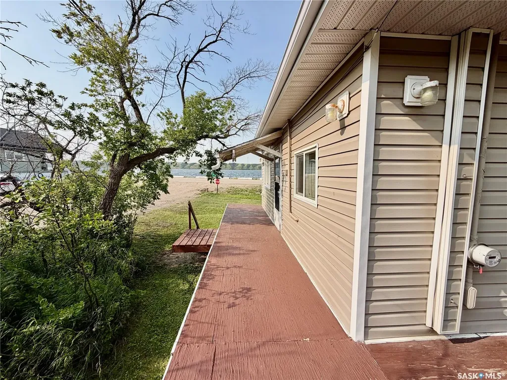 802 Lake Avenue Manitou Beach SK S0K 4T1