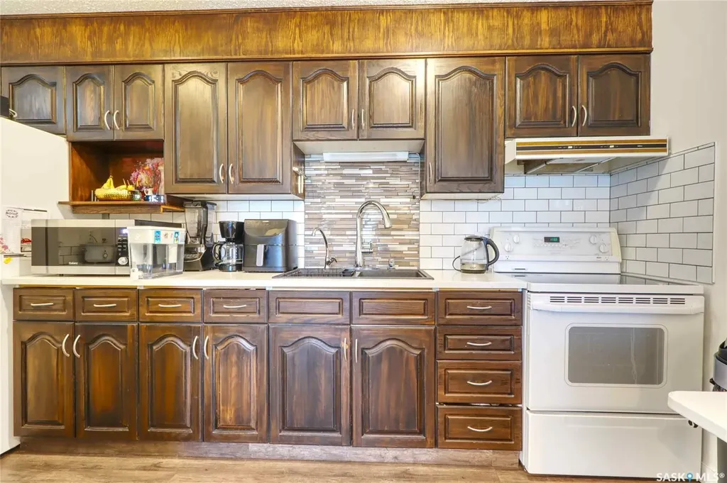 4045 Rae Street Regina SK S4S 6Y8