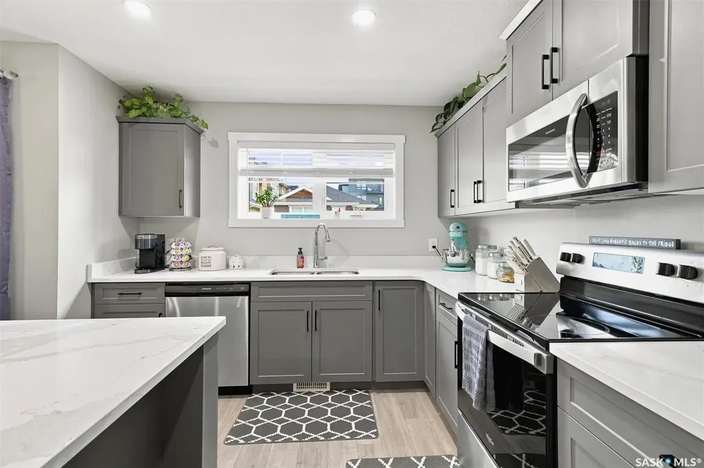 315 Dickson Crescent Saskatoon SK S7T 0Z1