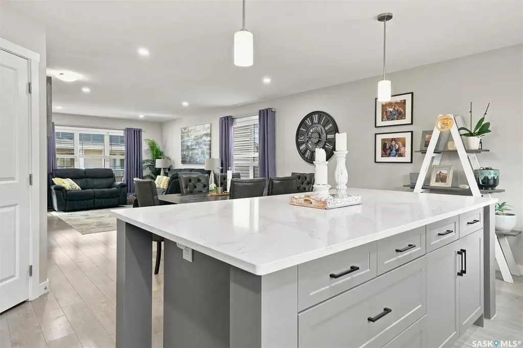315 Dickson Crescent Saskatoon SK S7T 0Z1