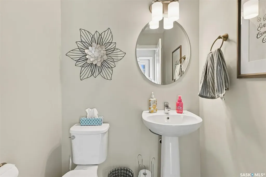 315 Dickson Crescent Saskatoon SK S7T 0Z1