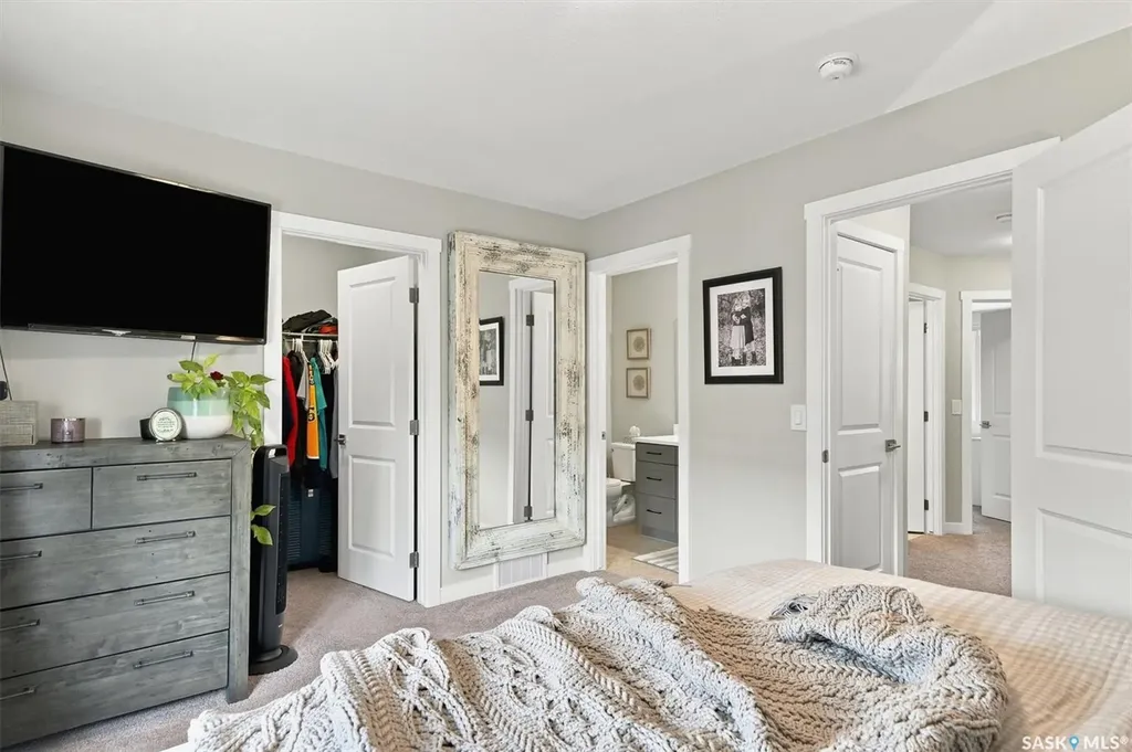 315 Dickson Crescent Saskatoon SK S7T 0Z1