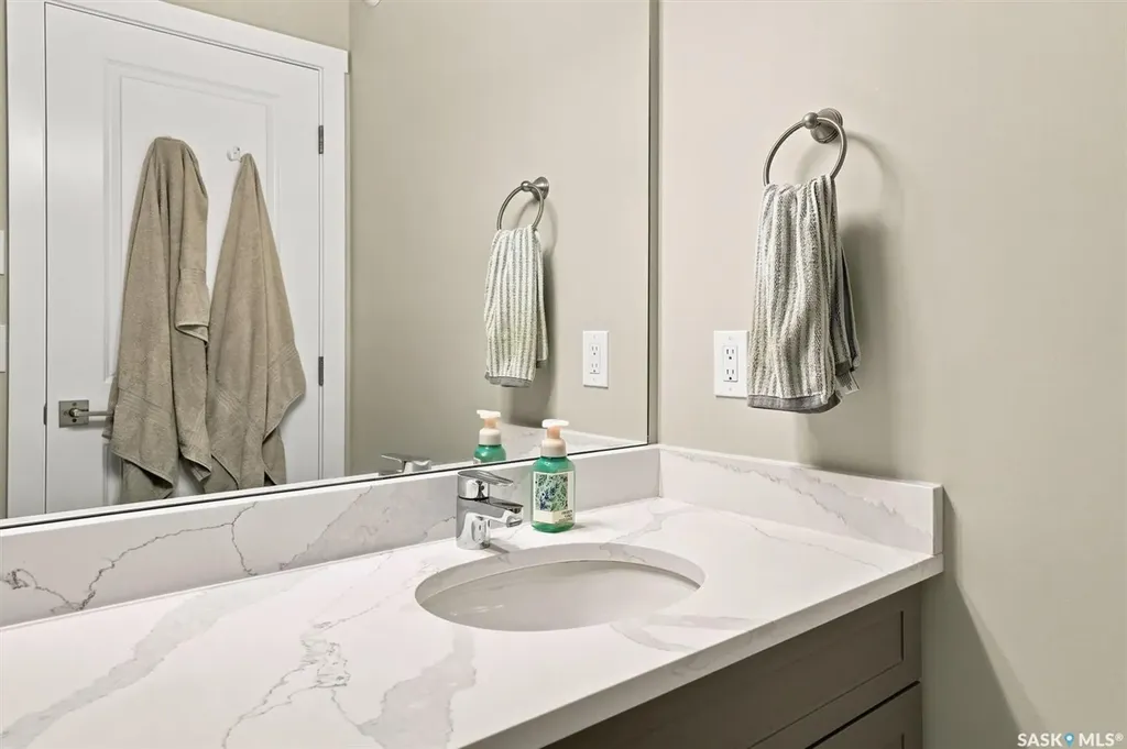 315 Dickson Crescent Saskatoon SK S7T 0Z1