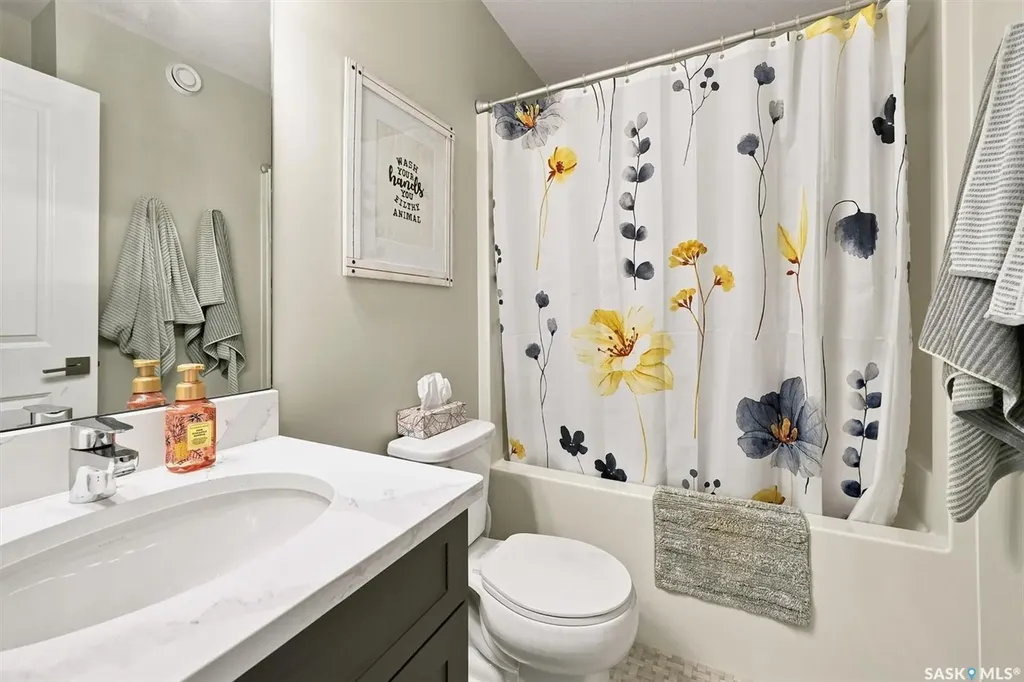 315 Dickson Crescent Saskatoon SK S7T 0Z1