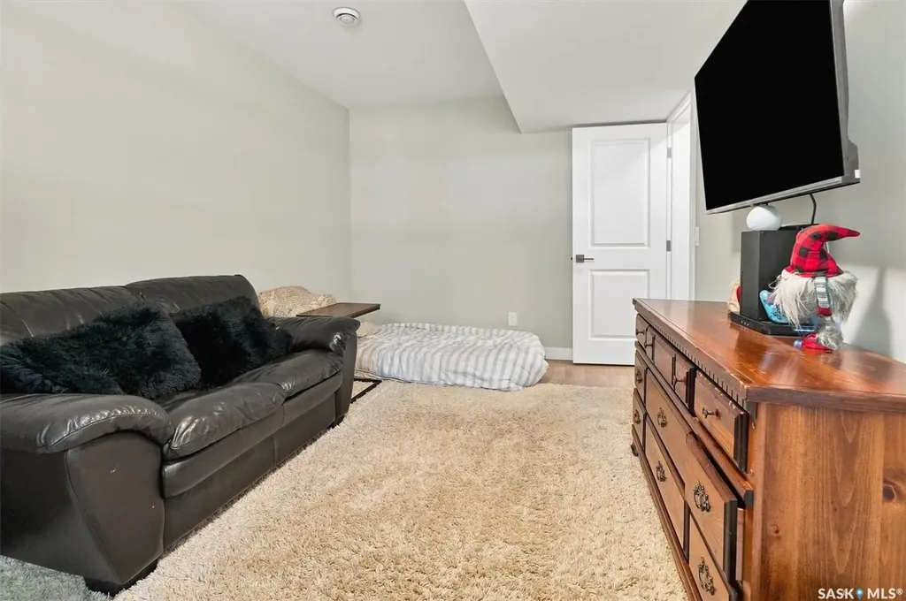 315 Dickson Crescent Saskatoon SK S7T 0Z1