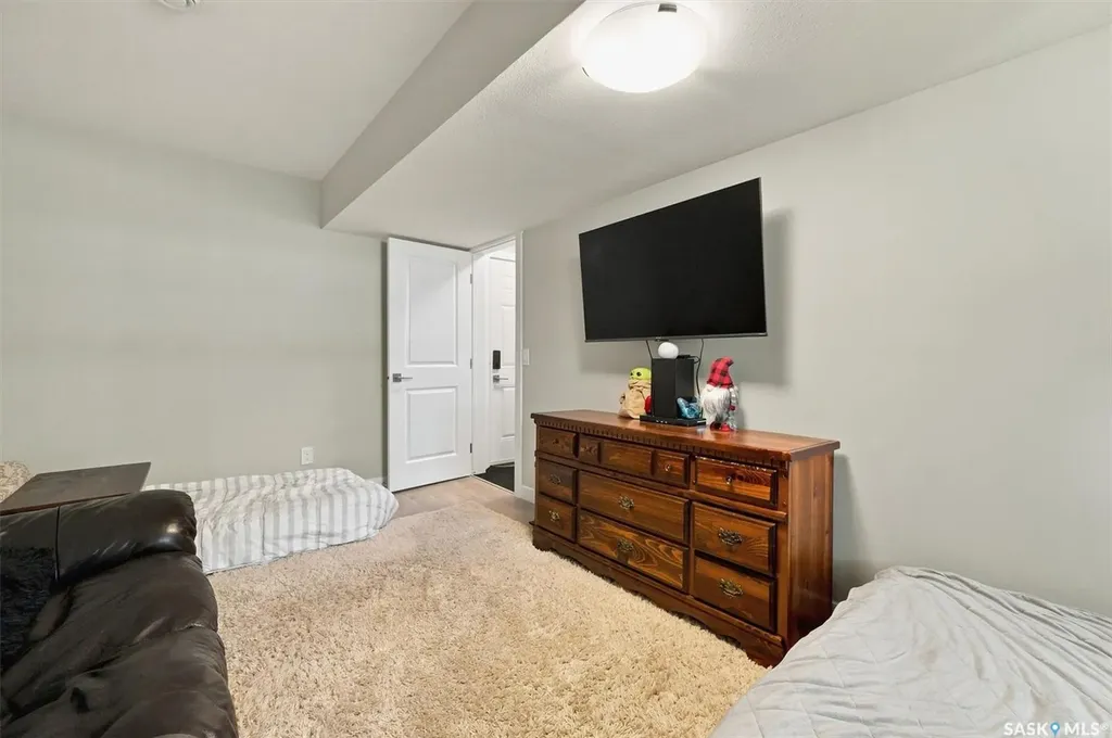 315 Dickson Crescent Saskatoon SK S7T 0Z1