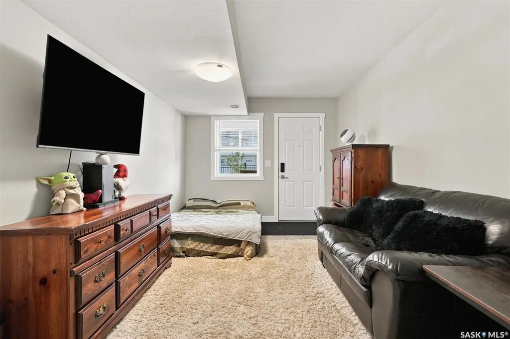 315 Dickson Crescent Saskatoon SK S7T 0Z1