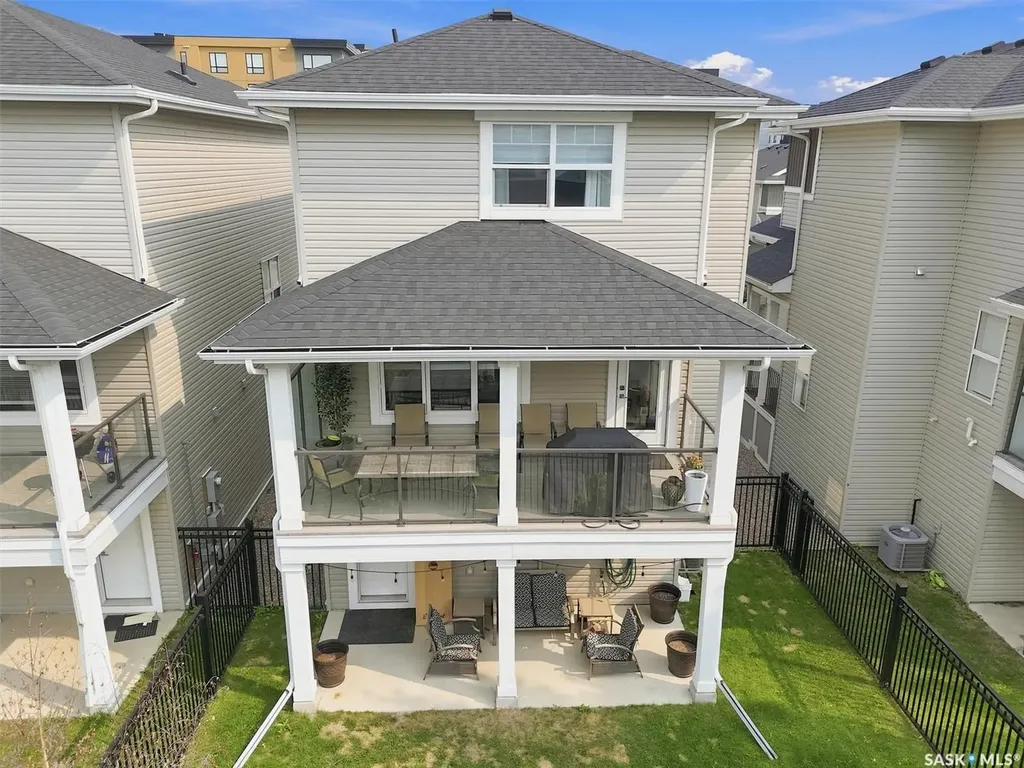 315 Dickson Crescent Saskatoon SK S7T 0Z1