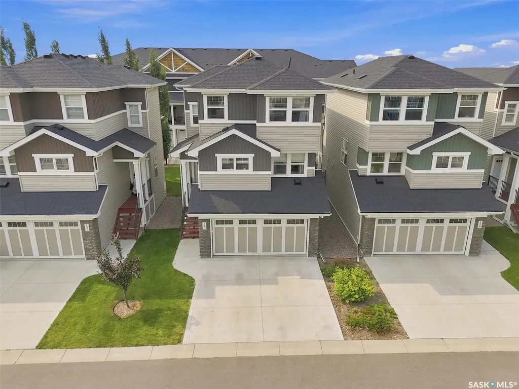 315 Dickson Crescent Saskatoon SK S7T 0Z1